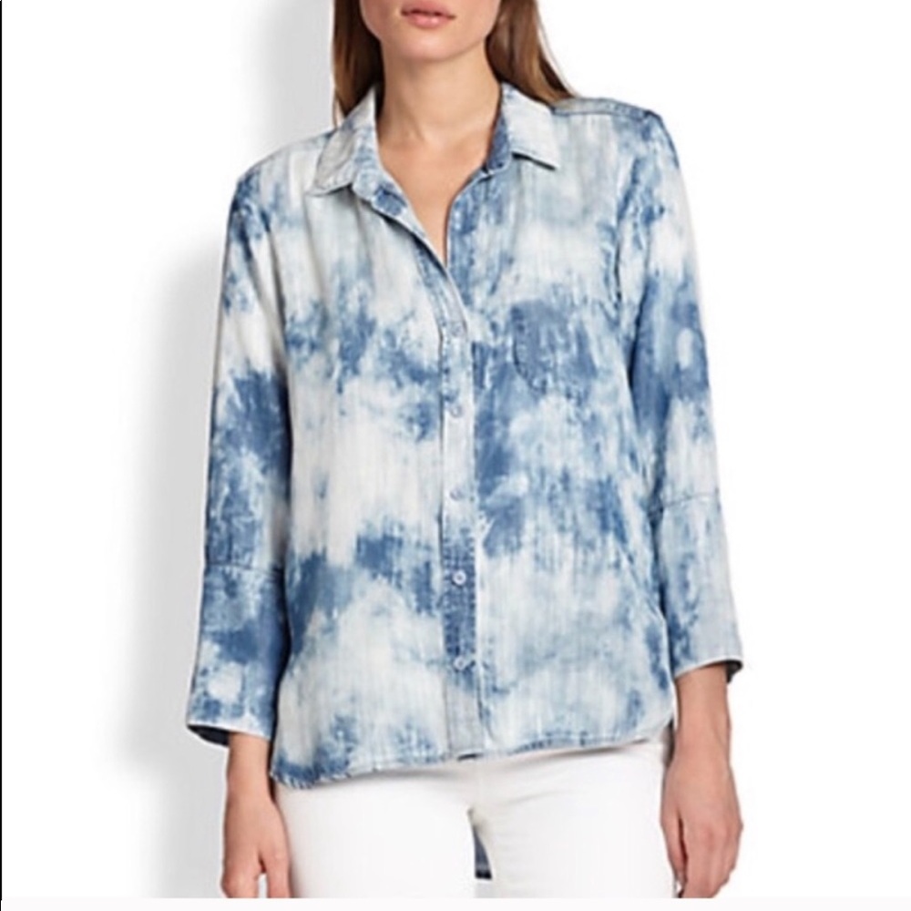 Cloth & Stone Acid Wash Chambray Button Front Top